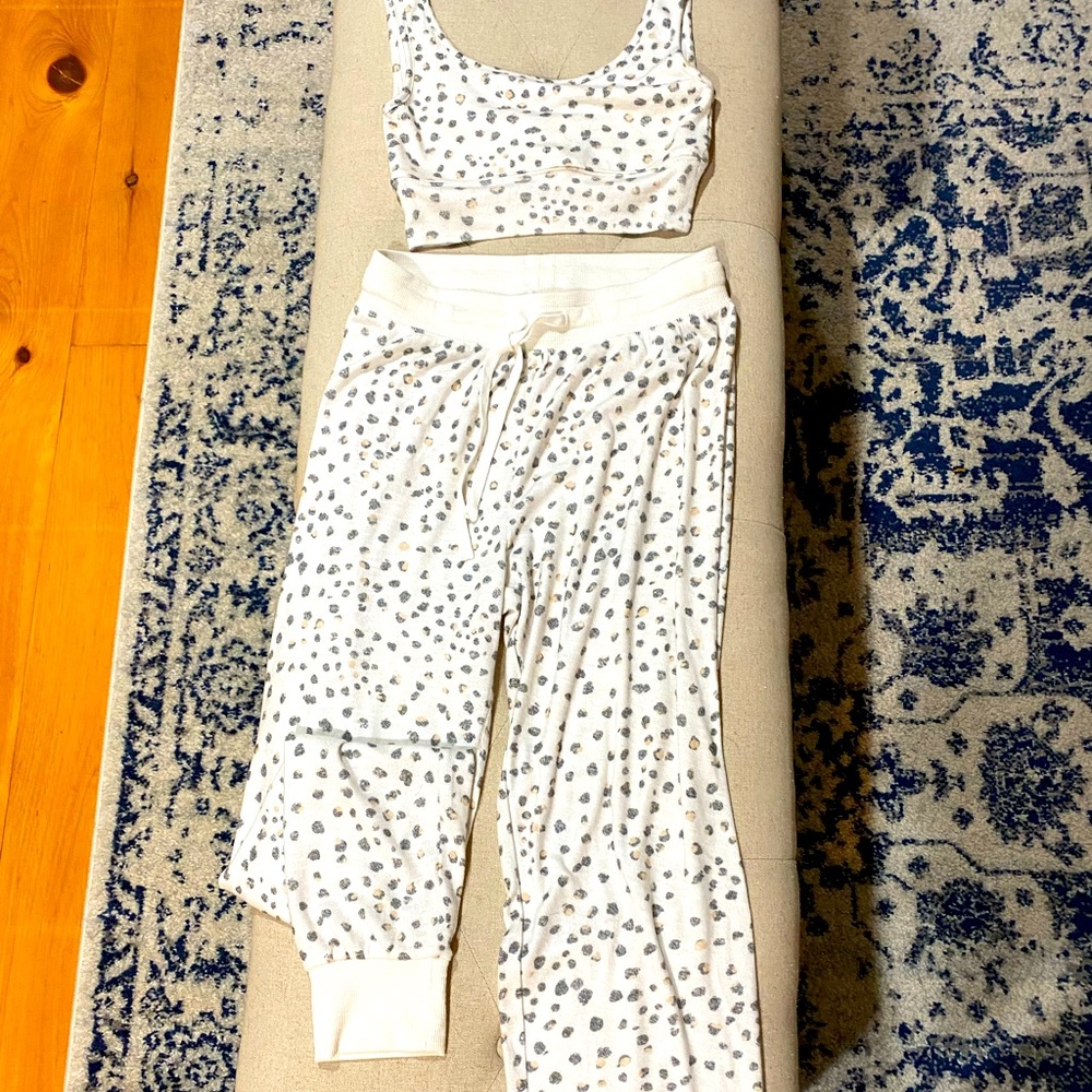 Z Supply Lounge set